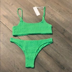 Green bakini